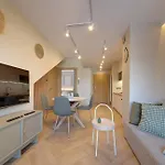 Bezowy Sun Seasons 24 W Szklarskiej Porebie Z Wanna By Renters Appartement *
