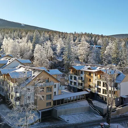 Bezowy Sun Seasons 24 W Szklarskiej Porebie Z Wanna By Renters * Szklarska Poreba