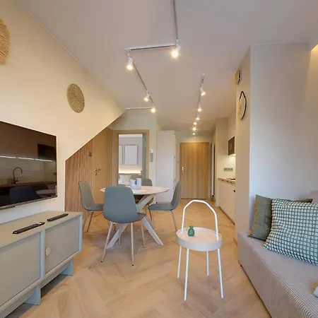 Bezowy Sun Seasons 24 W Szklarskiej Porebie Z Wanna By Renters דירה *