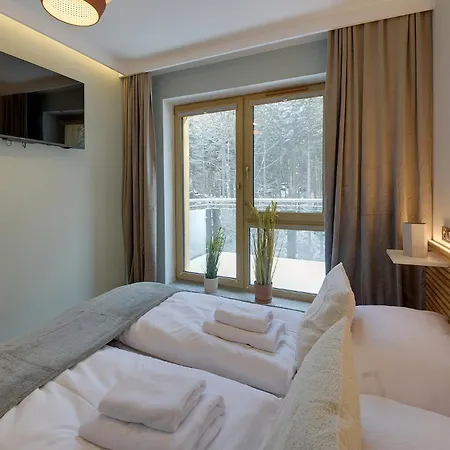 Bezowy Sun Seasons 24 W Szklarskiej Porebie Z Wanna By Renters שצ'קלארסקה פוראובה