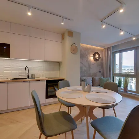 Bezowy Sun Seasons 24 W Szklarskiej Porebie Z Wanna By Renters * שצ'קלארסקה פוראובה