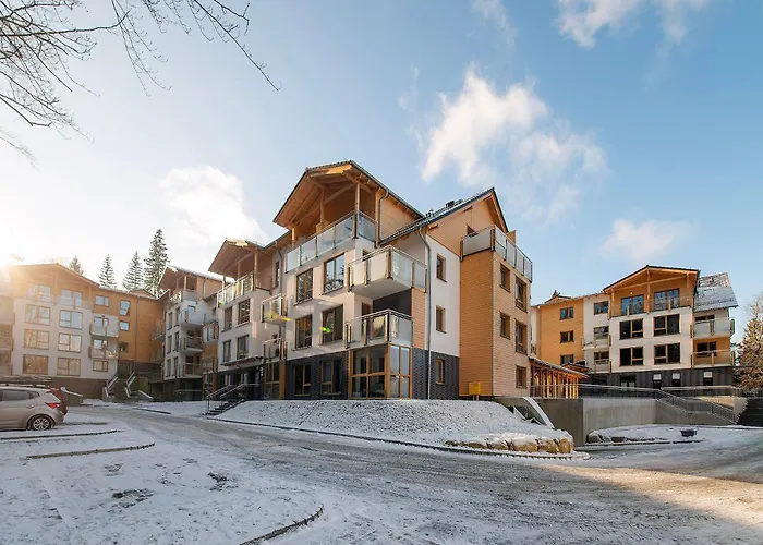 Bezowy Sun Seasons 24 W Szklarskiej Porebie Z Wanna By Renters Schreiberhau